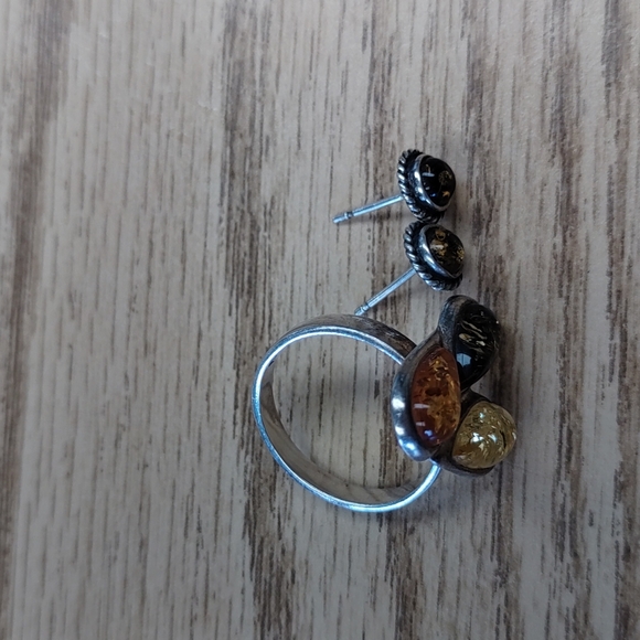 Baltic Amber ring and Earrings - Picture 6 of 6